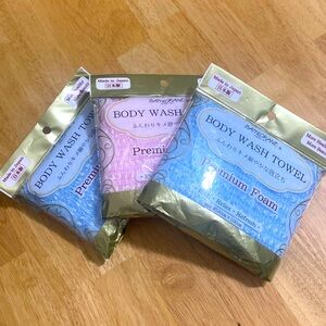 Lot of 3--BATHLORANE Exfoliating Face Body Loofah Towels/Washcloth